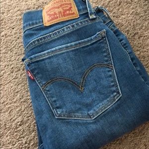 LEVI’S 710 Super Skinny Size 25